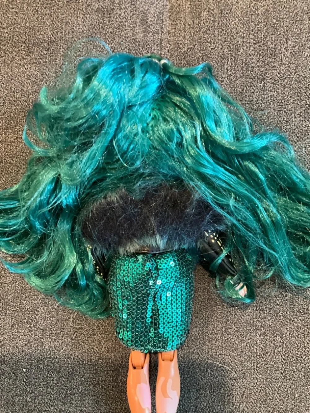 EUC Rainbow High Jewel Richie Emerald Fashion Doll
